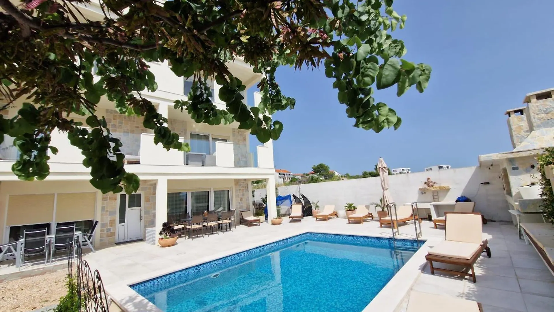 Apartments Chico Sveti Filip i Jakov